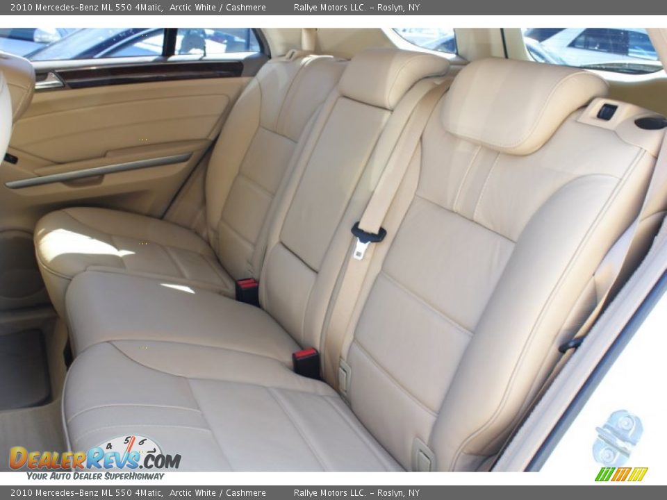 2010 Mercedes-Benz ML 550 4Matic Arctic White / Cashmere Photo #19
