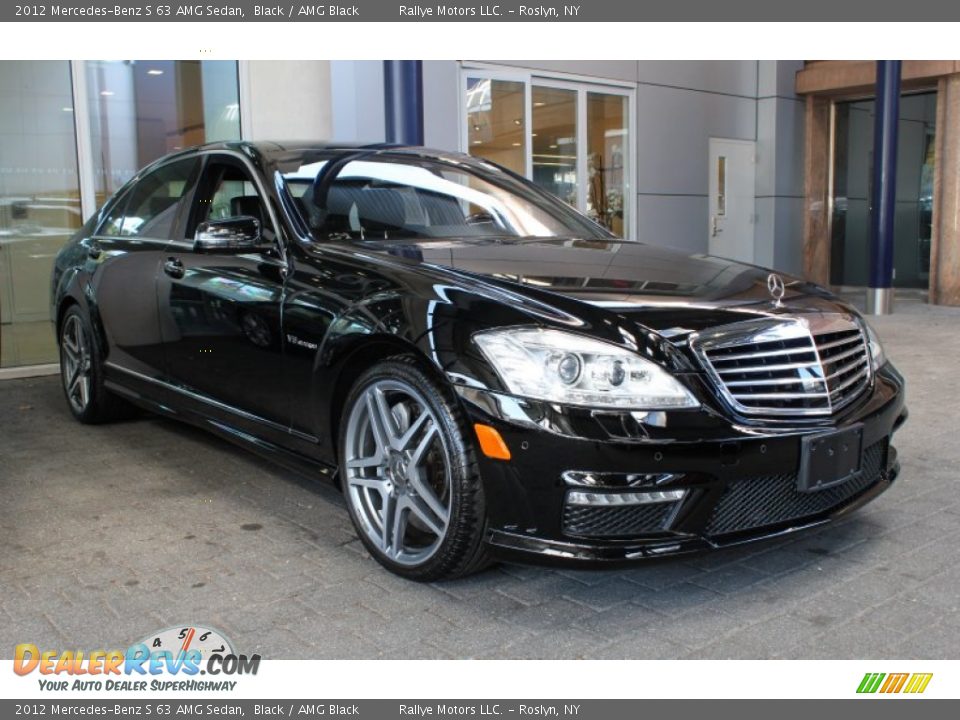 Front 3/4 View of 2012 Mercedes-Benz S 63 AMG Sedan Photo #6
