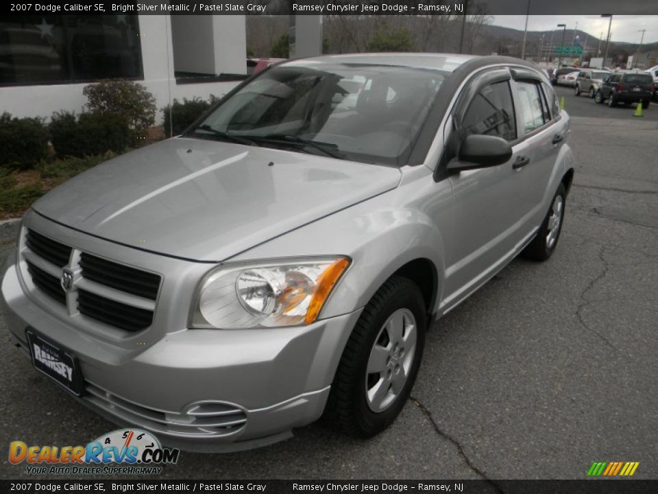 2007 Dodge Caliber SE Bright Silver Metallic / Pastel Slate Gray Photo #1