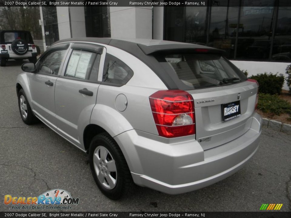 2007 Dodge Caliber SE Bright Silver Metallic / Pastel Slate Gray Photo #3