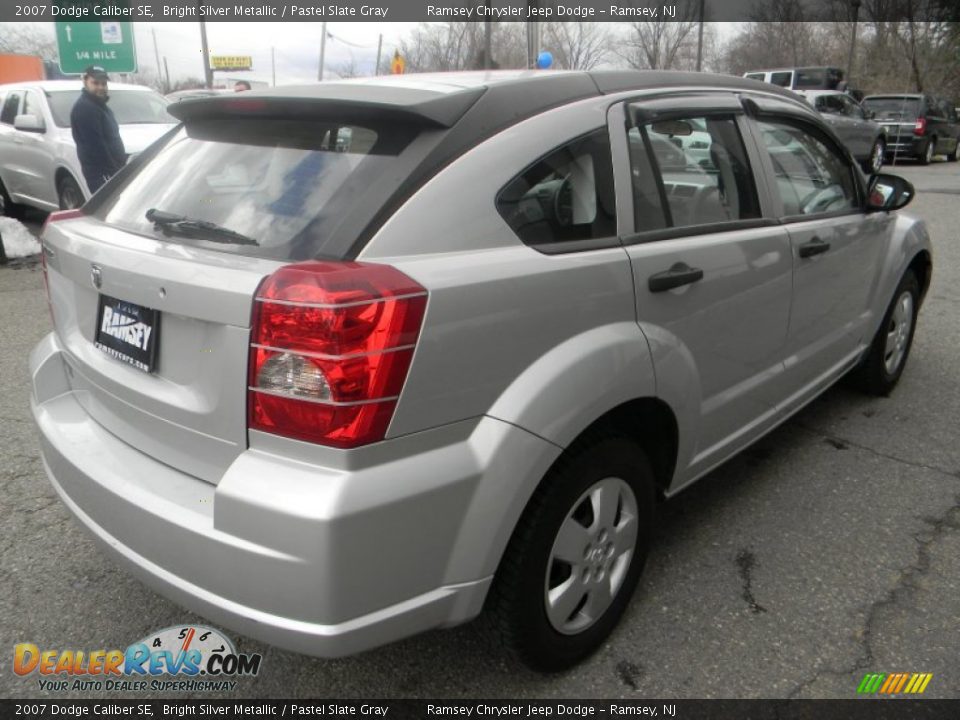 2007 Dodge Caliber SE Bright Silver Metallic / Pastel Slate Gray Photo #4
