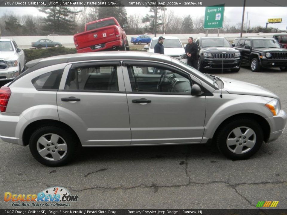 2007 Dodge Caliber SE Bright Silver Metallic / Pastel Slate Gray Photo #5