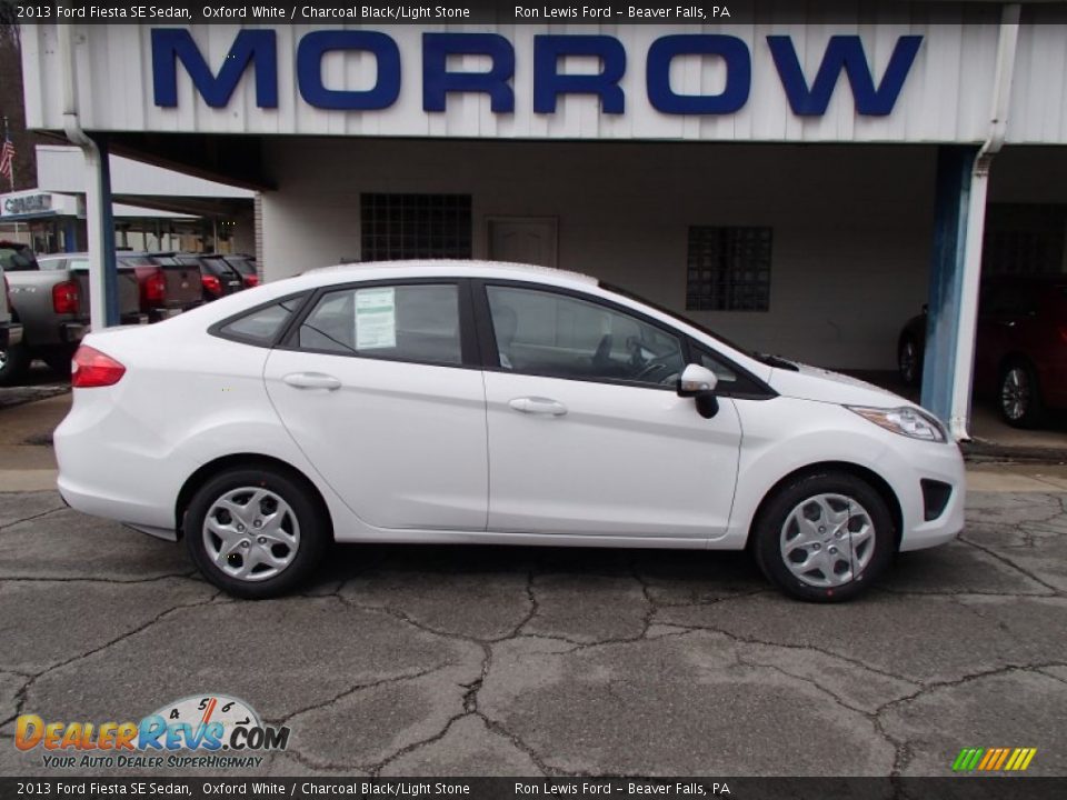 2013 Ford Fiesta SE Sedan Oxford White / Charcoal Black/Light Stone Photo #1