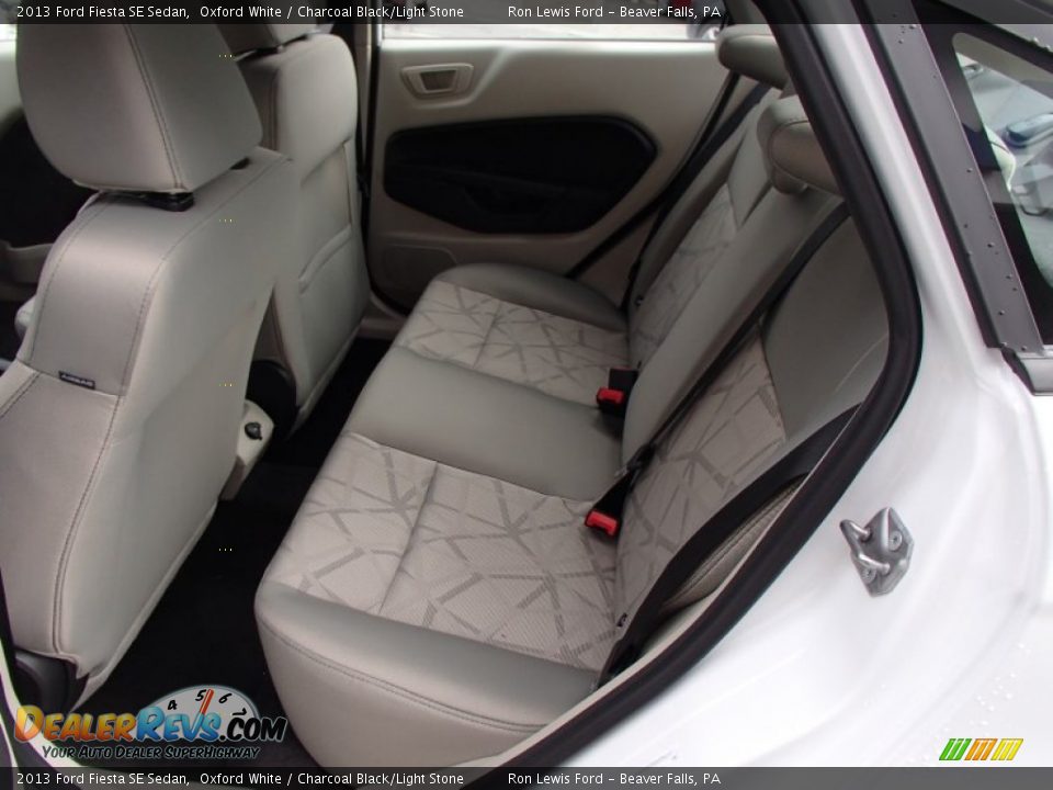 2013 Ford Fiesta SE Sedan Oxford White / Charcoal Black/Light Stone Photo #13