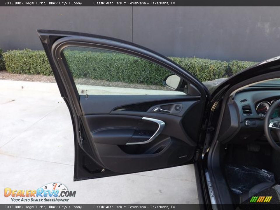 2013 Buick Regal Turbo Black Onyx / Ebony Photo #30