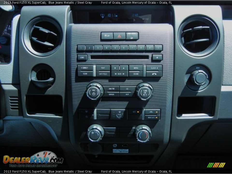 Controls of 2013 Ford F150 XL SuperCab Photo #10