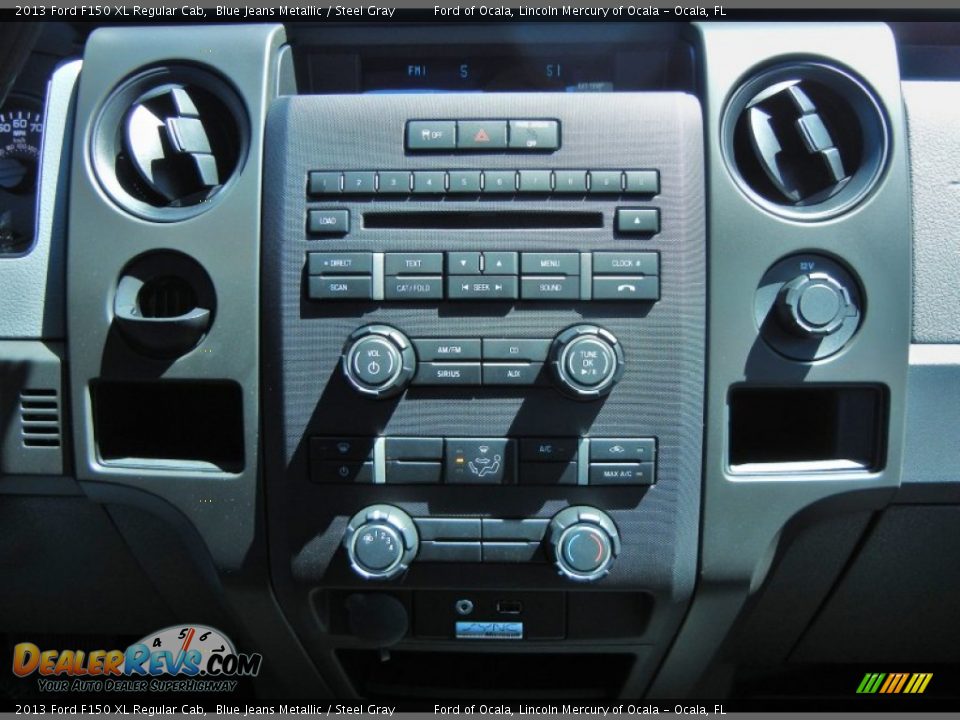 Controls of 2013 Ford F150 XL Regular Cab Photo #9
