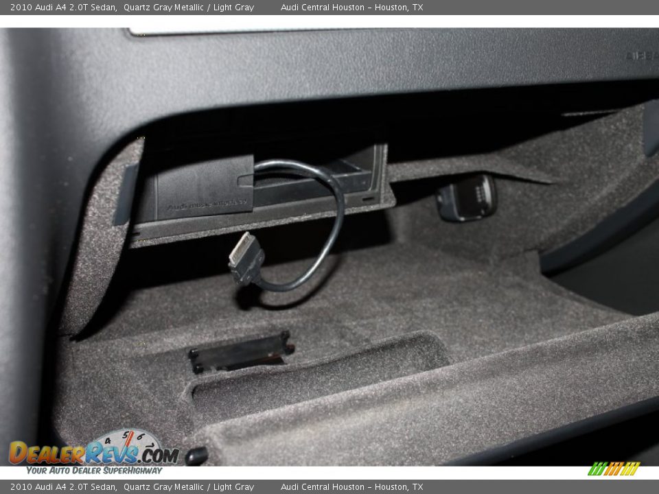 2010 Audi A4 2.0T Sedan Quartz Gray Metallic / Light Gray Photo #28