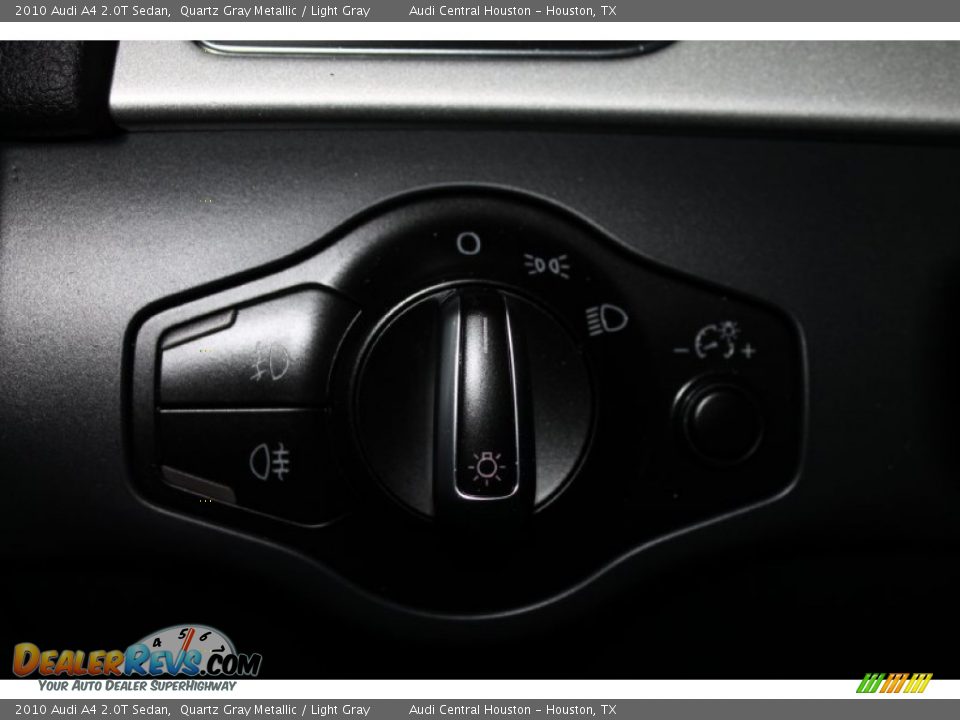 2010 Audi A4 2.0T Sedan Quartz Gray Metallic / Light Gray Photo #33