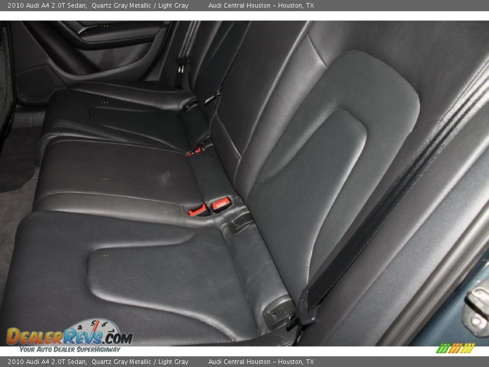 2010 Audi A4 2.0T Sedan Quartz Gray Metallic / Light Gray Photo #36