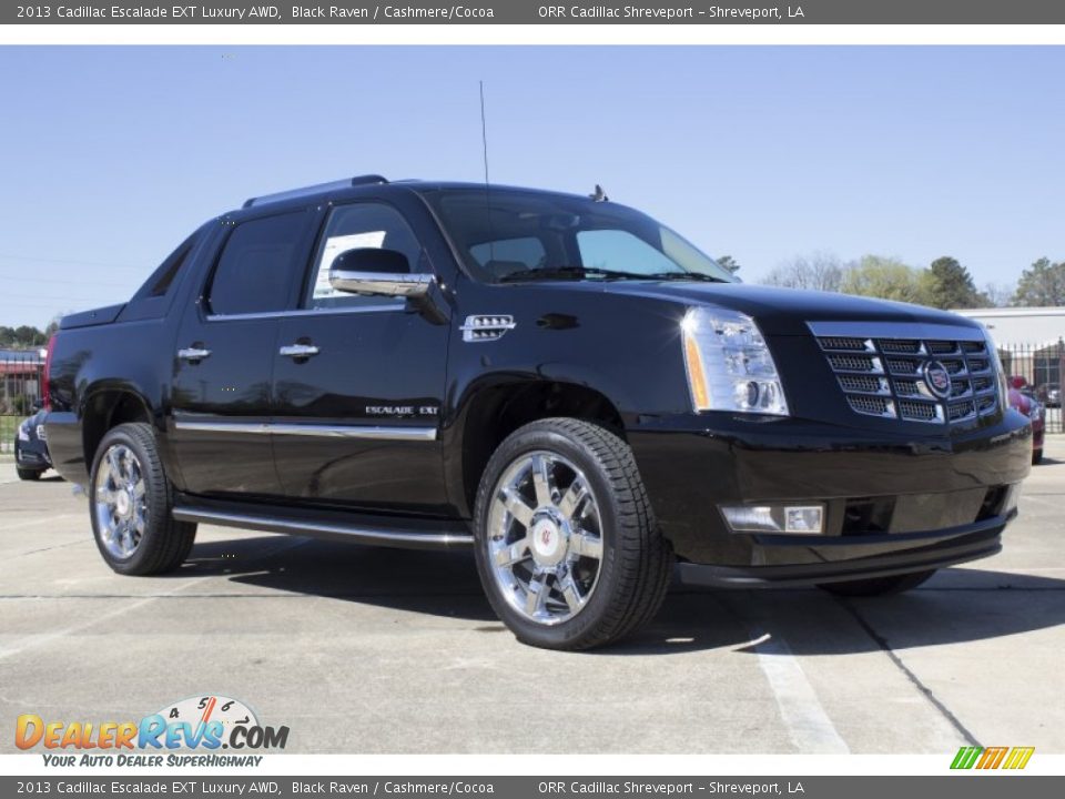 Front 3/4 View of 2013 Cadillac Escalade EXT Luxury AWD Photo #1