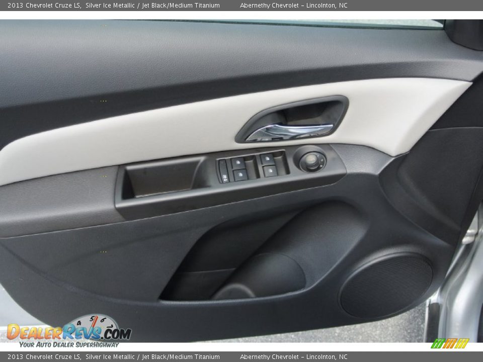 2013 Chevrolet Cruze LS Silver Ice Metallic / Jet Black/Medium Titanium Photo #9