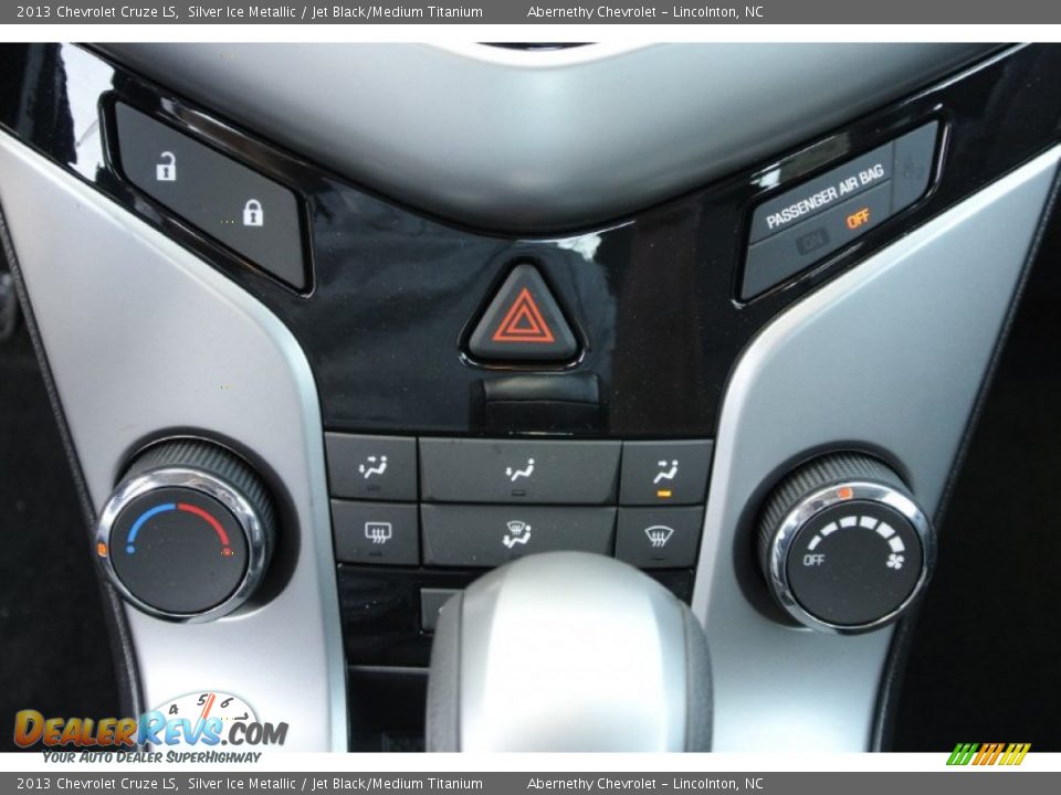 2013 Chevrolet Cruze LS Silver Ice Metallic / Jet Black/Medium Titanium Photo #11