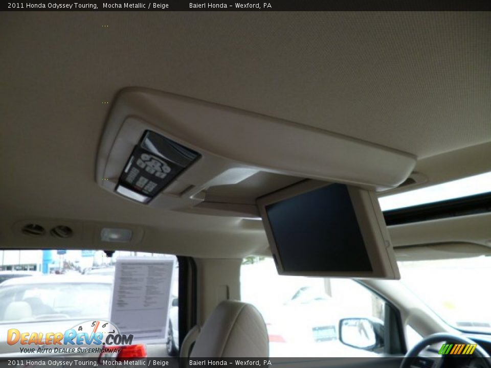 2011 Honda Odyssey Touring Mocha Metallic / Beige Photo #12