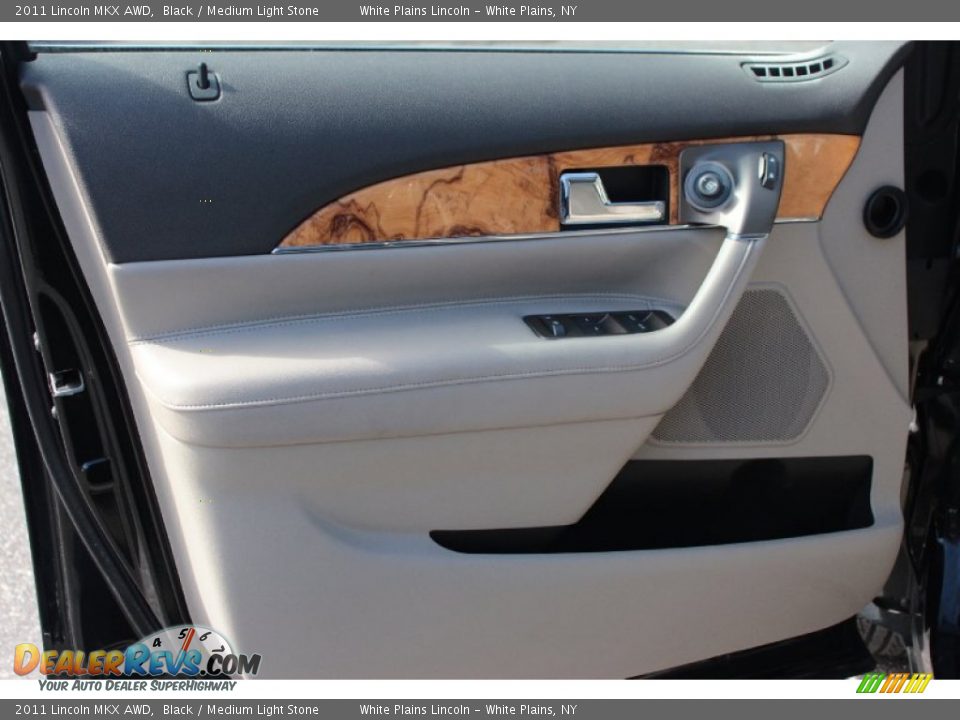 2011 Lincoln MKX AWD Black / Medium Light Stone Photo #16