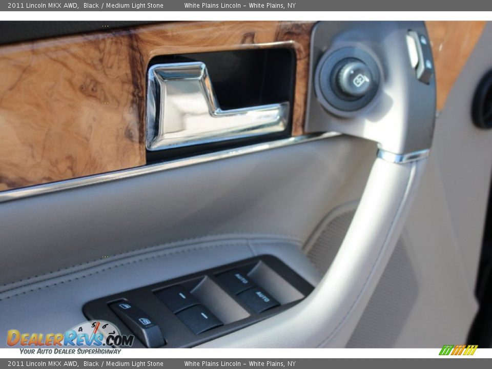 2011 Lincoln MKX AWD Black / Medium Light Stone Photo #17