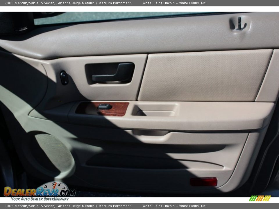 2005 Mercury Sable LS Sedan Arizona Beige Metallic / Medium Parchment Photo #13