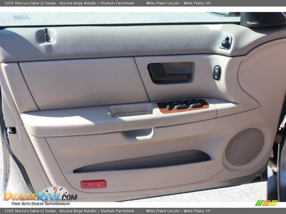 2005 Mercury Sable LS Sedan Arizona Beige Metallic / Medium Parchment Photo #16