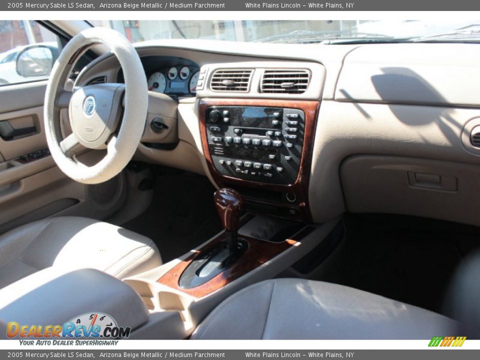 2005 Mercury Sable LS Sedan Arizona Beige Metallic / Medium Parchment Photo #20