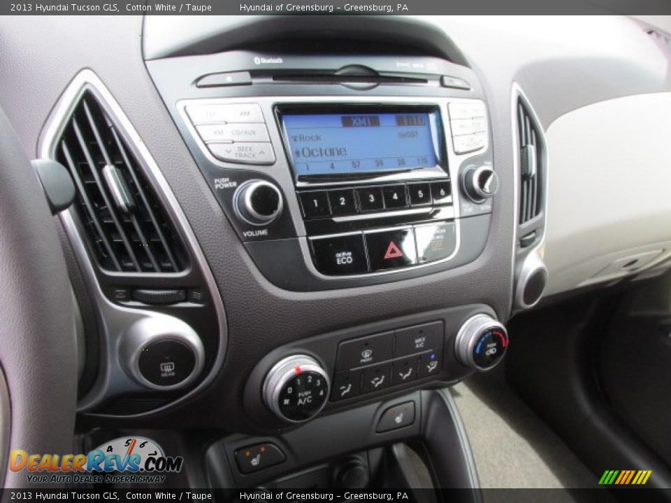 2013 Hyundai Tucson GLS Cotton White / Taupe Photo #8
