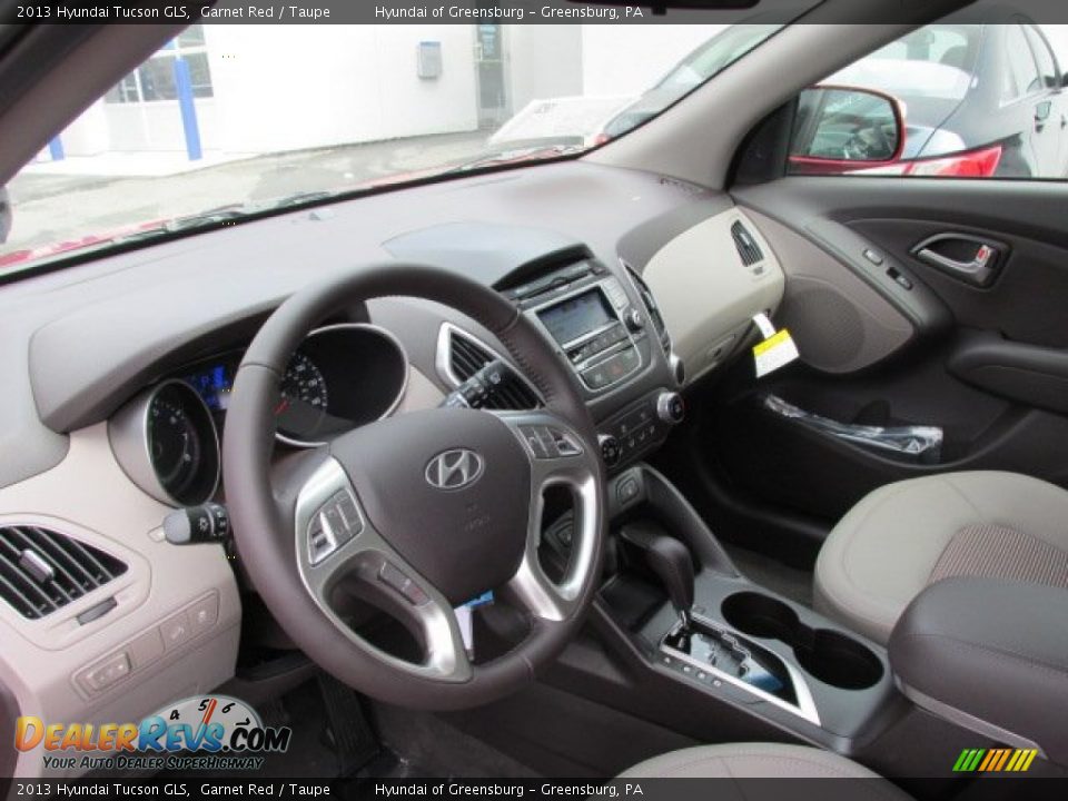 2013 Hyundai Tucson GLS Garnet Red / Taupe Photo #5