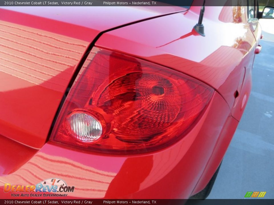2010 Chevrolet Cobalt LT Sedan Victory Red / Gray Photo #17