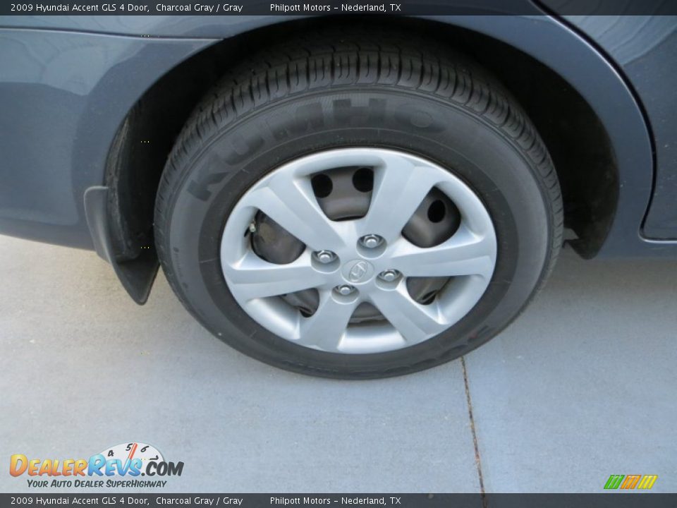 2009 Hyundai Accent GLS 4 Door Charcoal Gray / Gray Photo #13