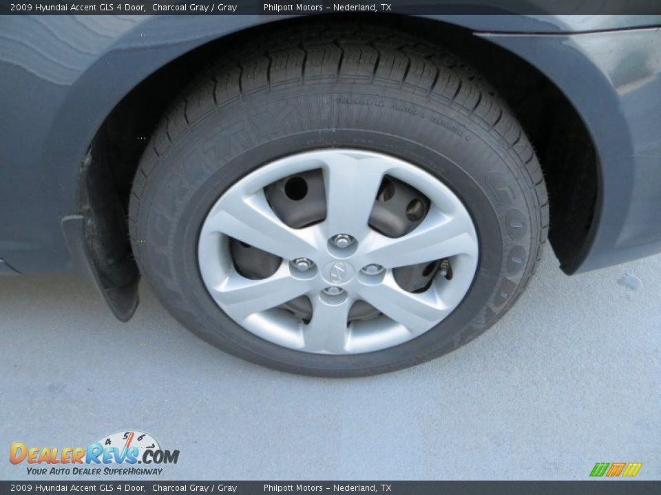 2009 Hyundai Accent GLS 4 Door Charcoal Gray / Gray Photo #14