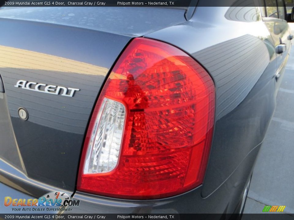 2009 Hyundai Accent GLS 4 Door Charcoal Gray / Gray Photo #18