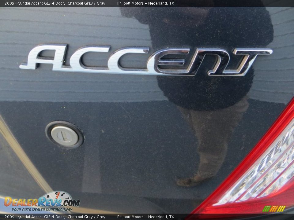 2009 Hyundai Accent GLS 4 Door Charcoal Gray / Gray Photo #19