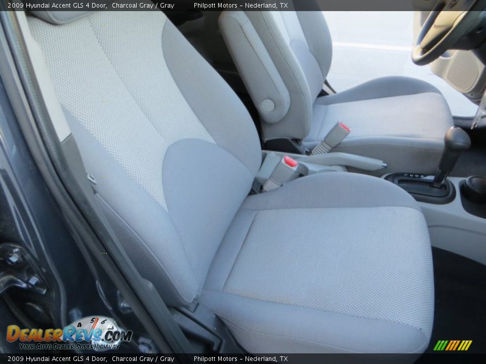 2009 Hyundai Accent GLS 4 Door Charcoal Gray / Gray Photo #28