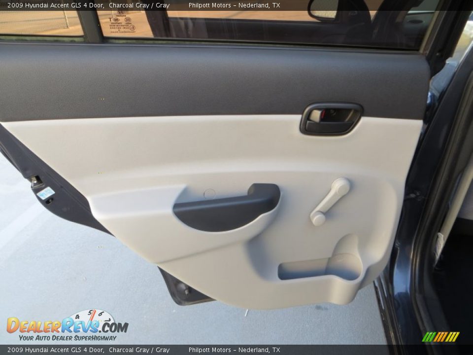 2009 Hyundai Accent GLS 4 Door Charcoal Gray / Gray Photo #32