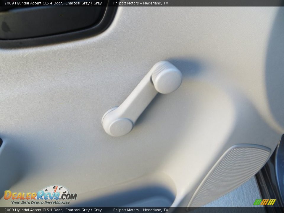 2009 Hyundai Accent GLS 4 Door Charcoal Gray / Gray Photo #35