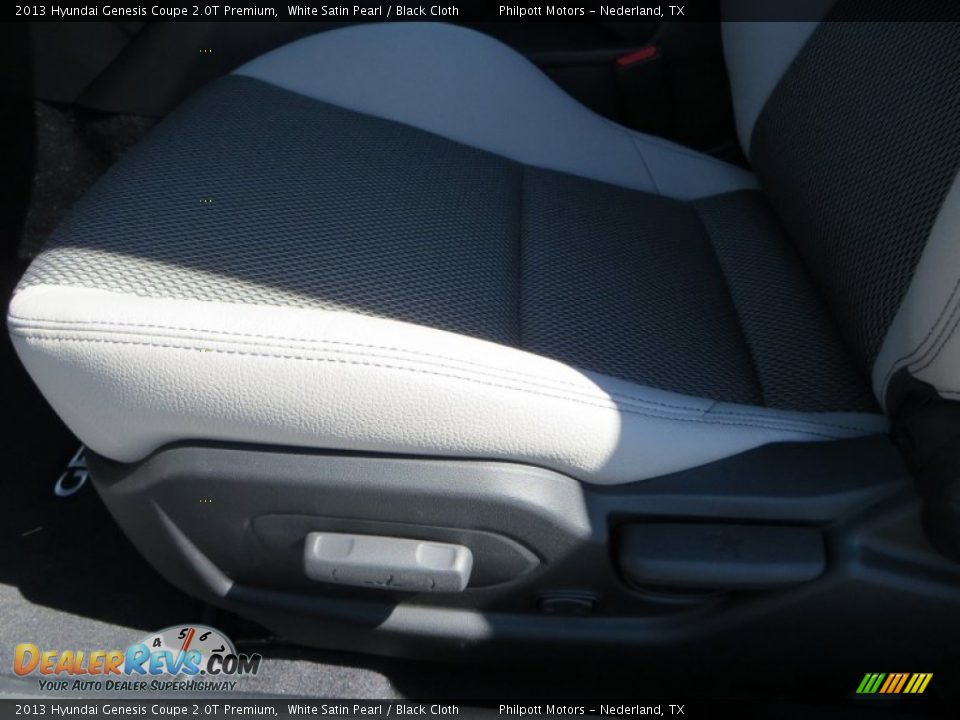 2013 Hyundai Genesis Coupe 2.0T Premium White Satin Pearl / Black Cloth Photo #22