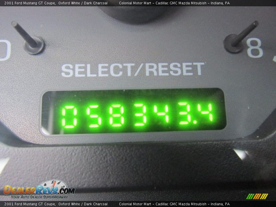 2001 Ford Mustang GT Coupe Oxford White / Dark Charcoal Photo #20