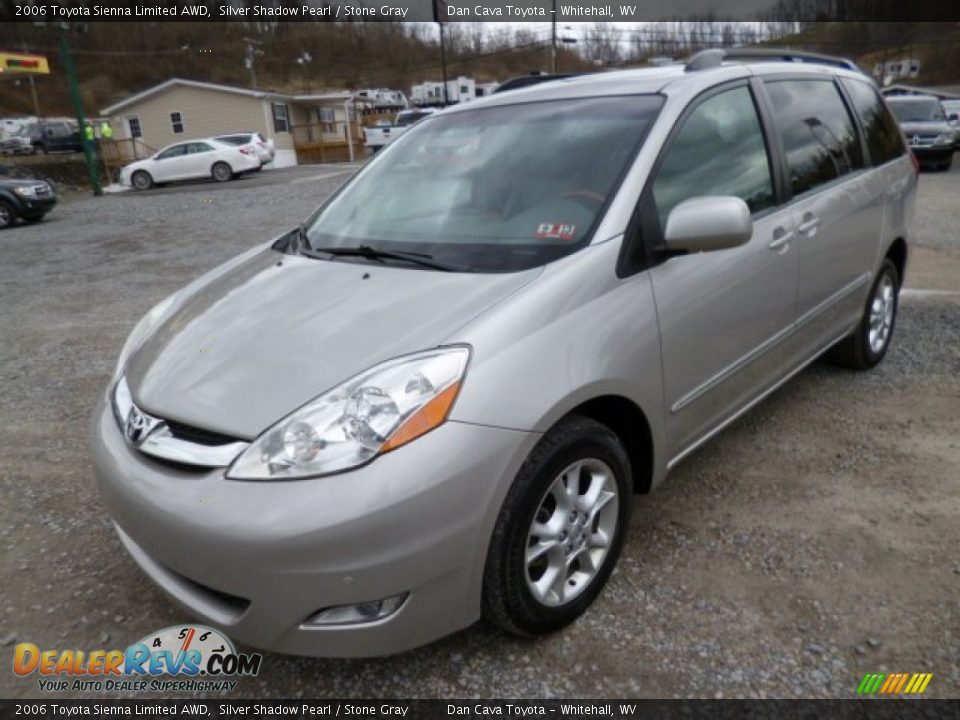 Front 3/4 View of 2006 Toyota Sienna Limited AWD Photo #2
