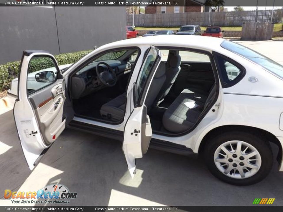 2004 Chevrolet Impala White / Medium Gray Photo #9