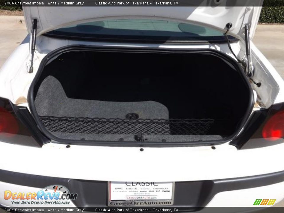 2004 Chevrolet Impala White / Medium Gray Photo #10