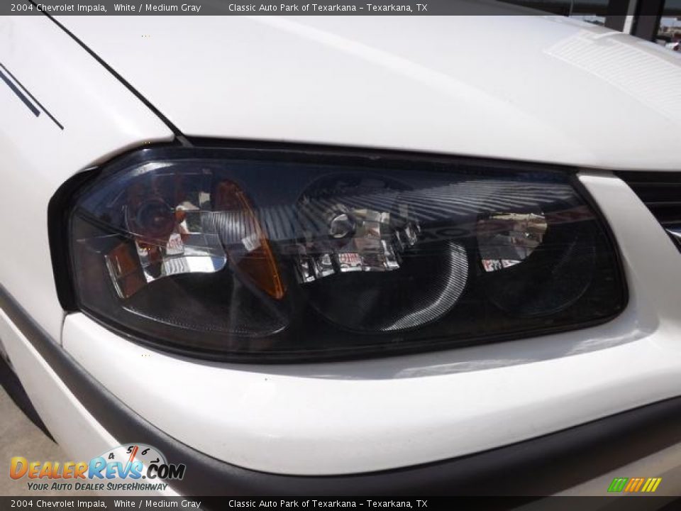 2004 Chevrolet Impala White / Medium Gray Photo #12