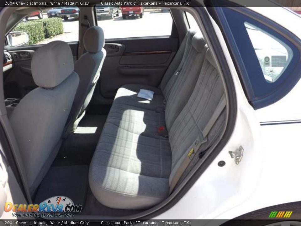2004 Chevrolet Impala White / Medium Gray Photo #23
