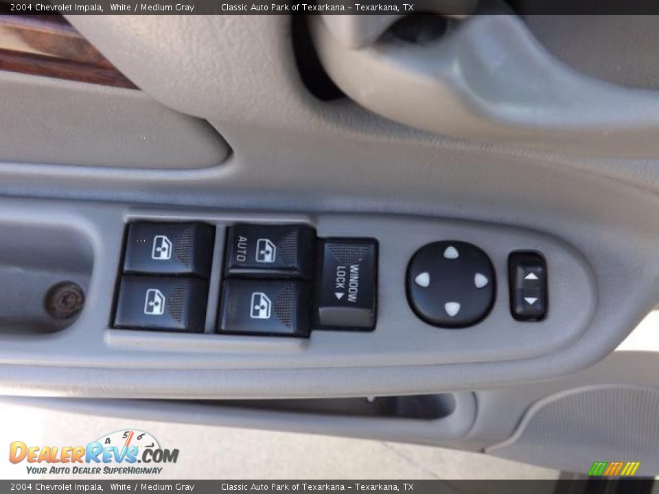2004 Chevrolet Impala White / Medium Gray Photo #25
