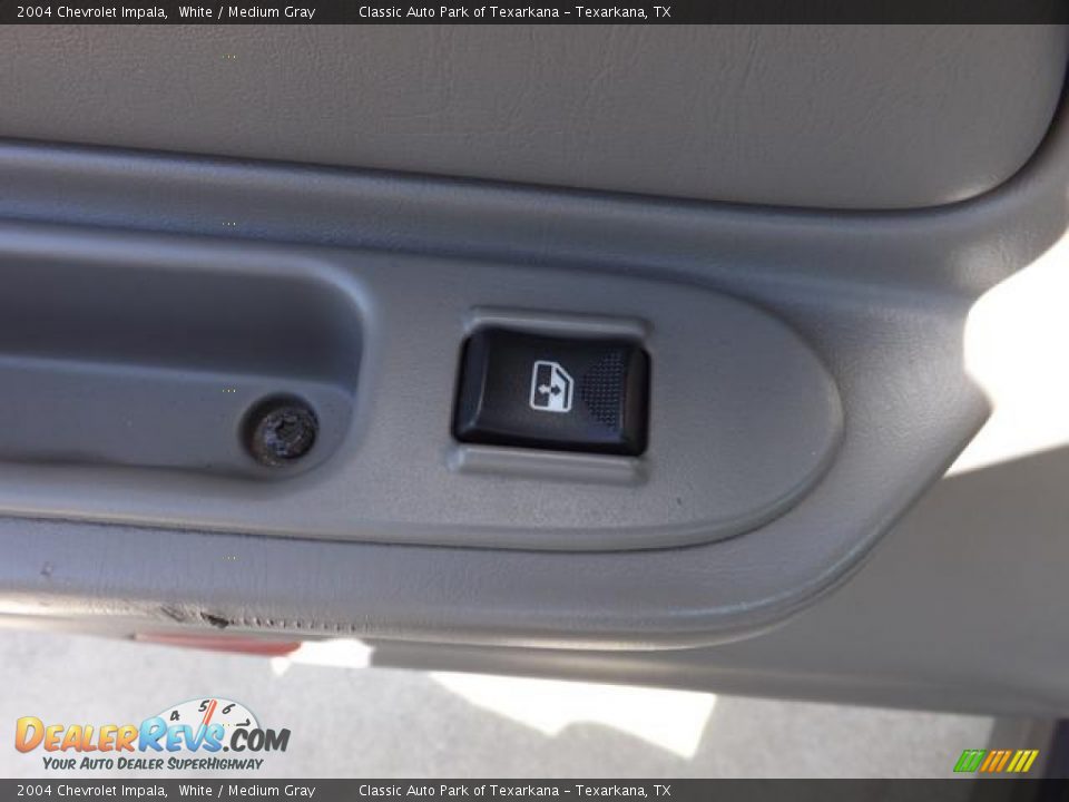 2004 Chevrolet Impala White / Medium Gray Photo #27