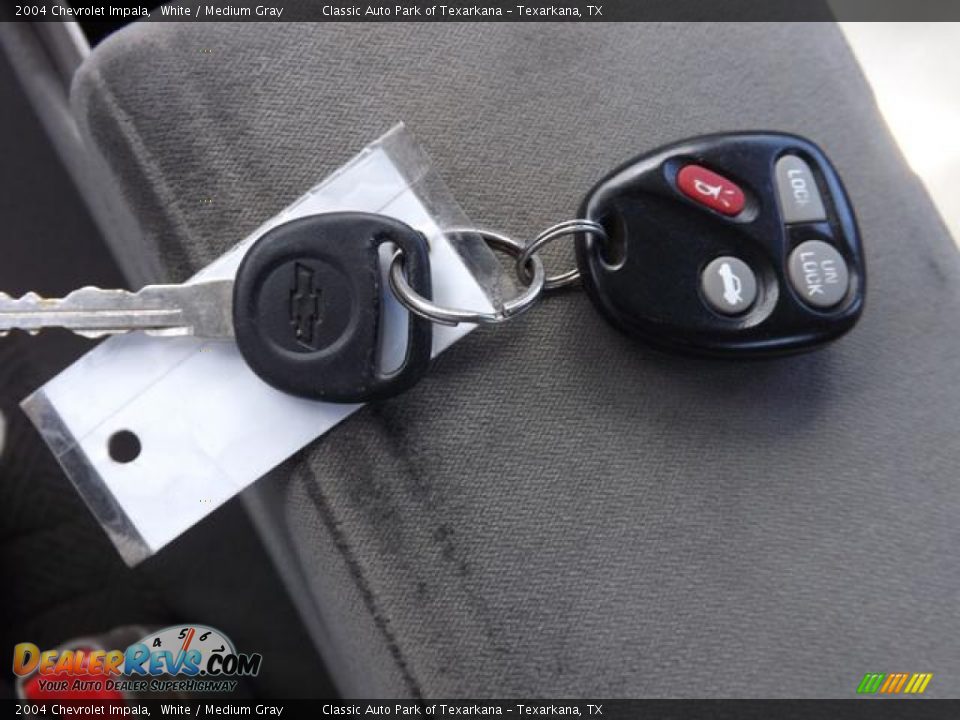 2004 Chevrolet Impala White / Medium Gray Photo #29