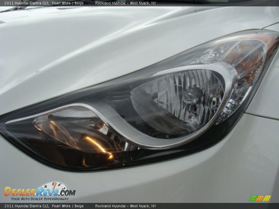 2011 Hyundai Elantra GLS Pearl White / Beige Photo #27