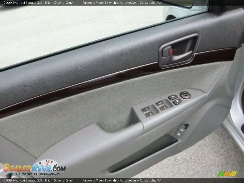 2009 Hyundai Sonata GLS Bright Silver / Gray Photo #19