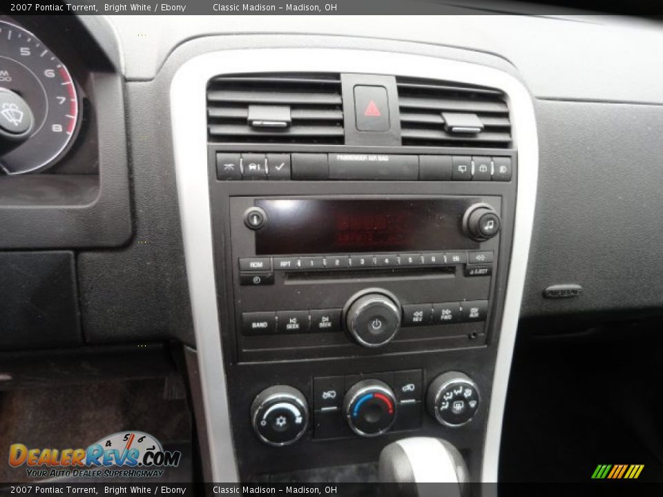 2007 Pontiac Torrent Bright White / Ebony Photo #5