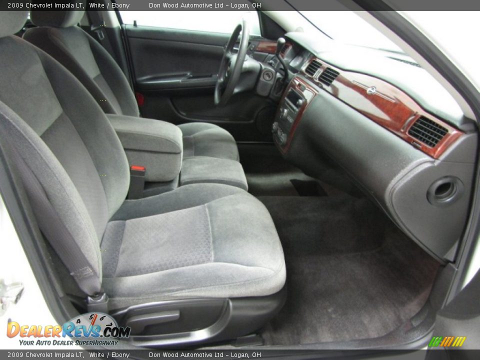2009 Chevrolet Impala LT White / Ebony Photo #8