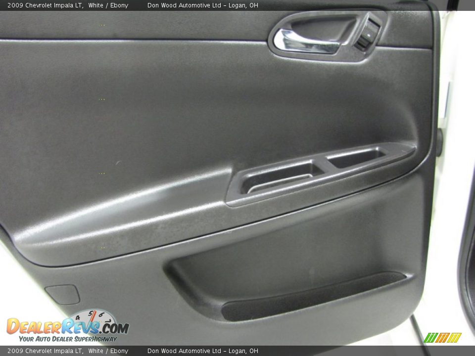 2009 Chevrolet Impala LT White / Ebony Photo #11