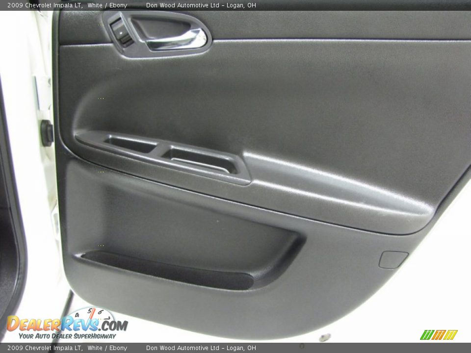 2009 Chevrolet Impala LT White / Ebony Photo #12