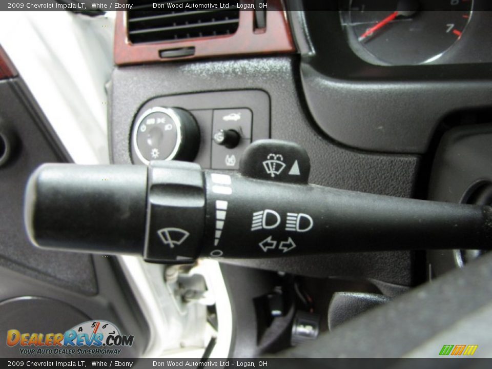 2009 Chevrolet Impala LT White / Ebony Photo #16